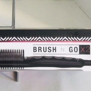 SHE BEYOND THE BEAUTY BRUSH N GO X2-CERAMIC HEAT BRUSH STRAIGHTNER-NEW-SEALED